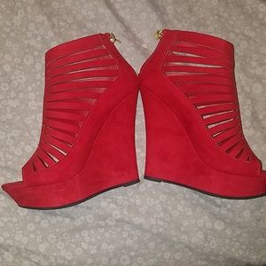 Red pumps.Brand new!! Never worn
